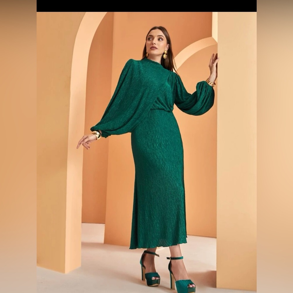 Plisse Dress Size Medium emerald green